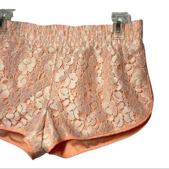 Princess Vera Wang Women’s Peach and Lace Athletic Shorts Size Small - Picture 3 of 11
